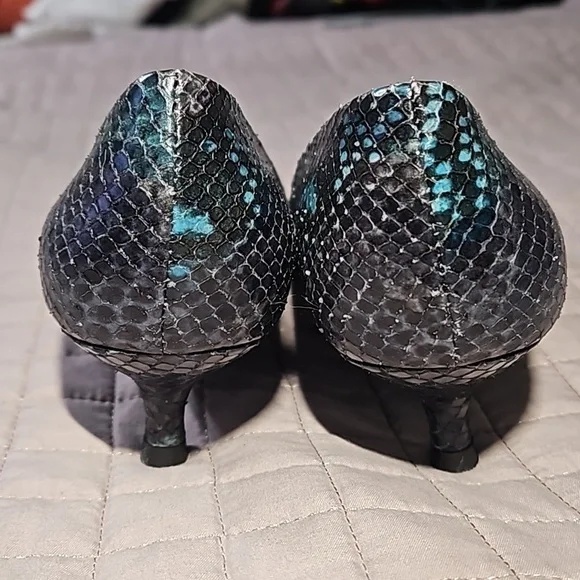 Stuart Weitzman Navy Blue Snakeskin Print Pointed Toe Kitten Heel Size 7.5 - Picture 4 of 16